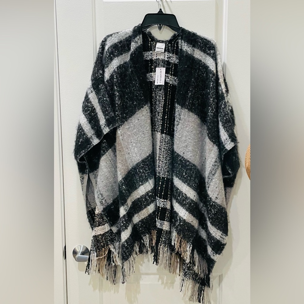 NEW…Sonoma Reversible Women's Plaid Poncho